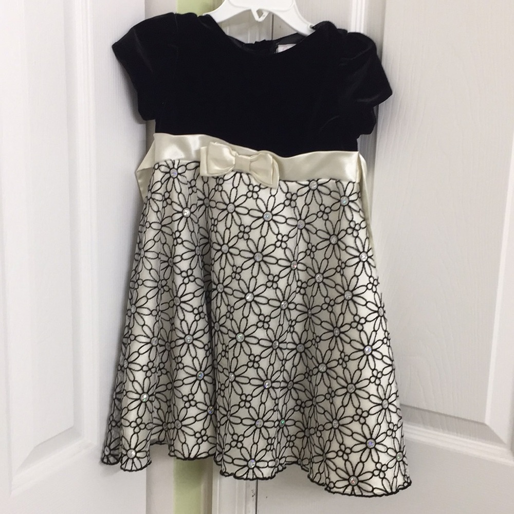 Formal Little girls dress